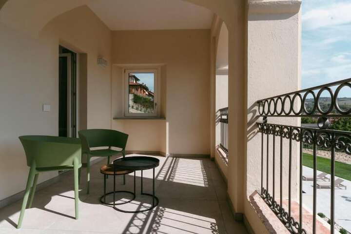 Terrace/Patio 16 of 17