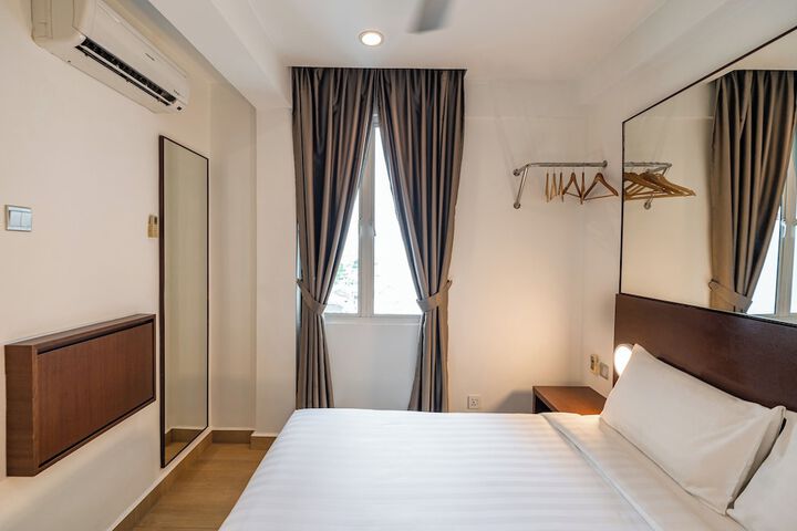 Room 17 of 40