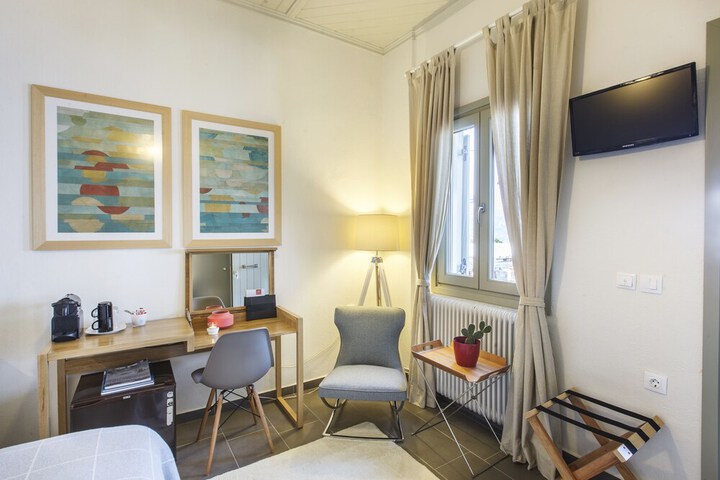 Room 15 of 96