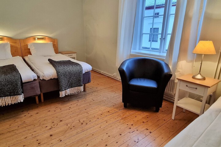 Room 16 of 50