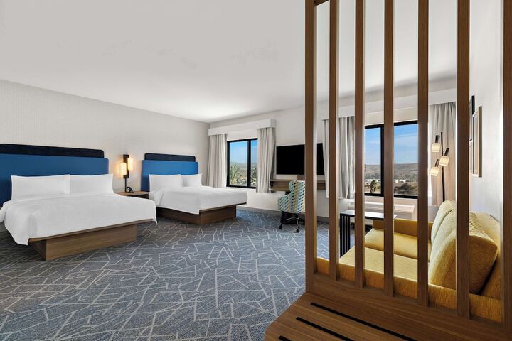 Room 15 of 52