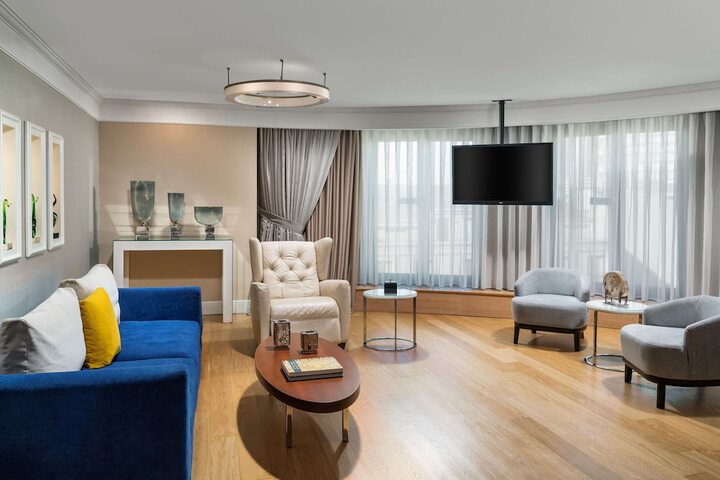 Room 32 of 126