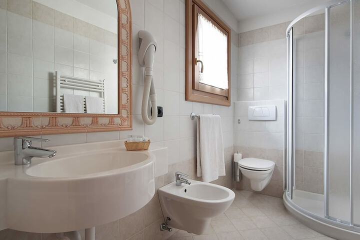 Room 15 of 24
