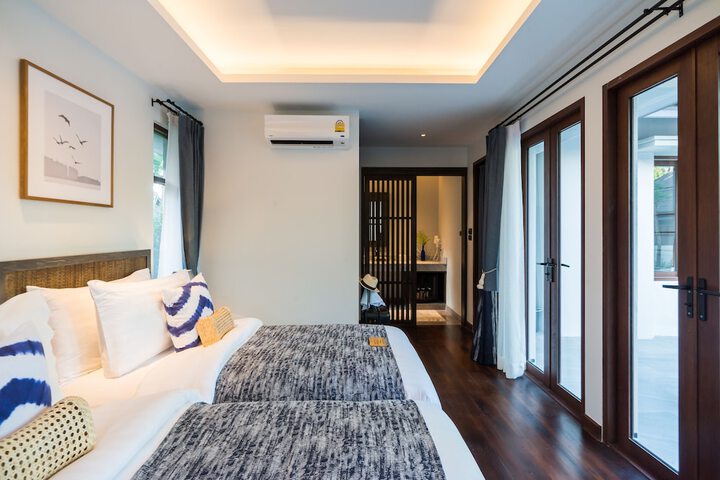 Room 44 of 162