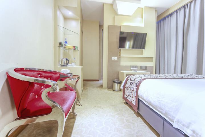 Room 8 of 64