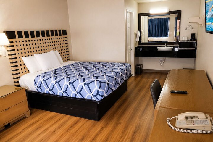 Image of Country Yard Inn and Suite