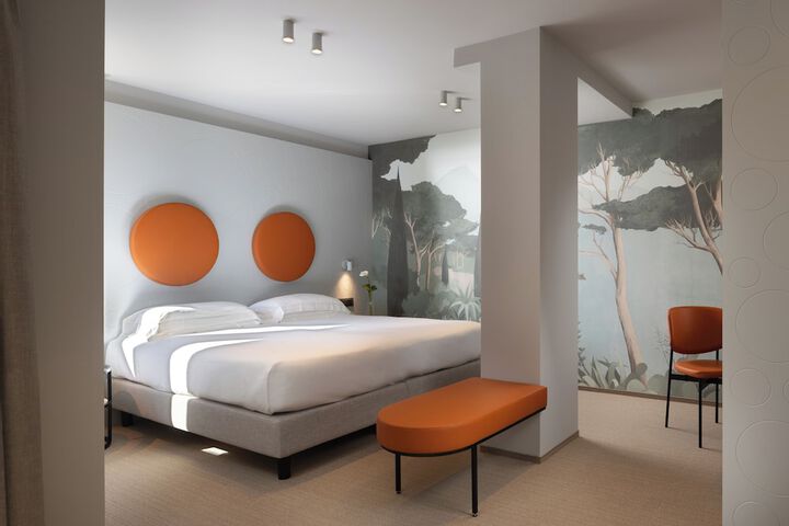 Room 11 of 52