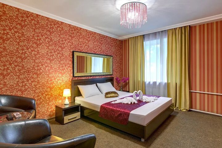 Room 5 of 13