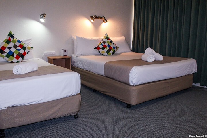 Room 12 of 33