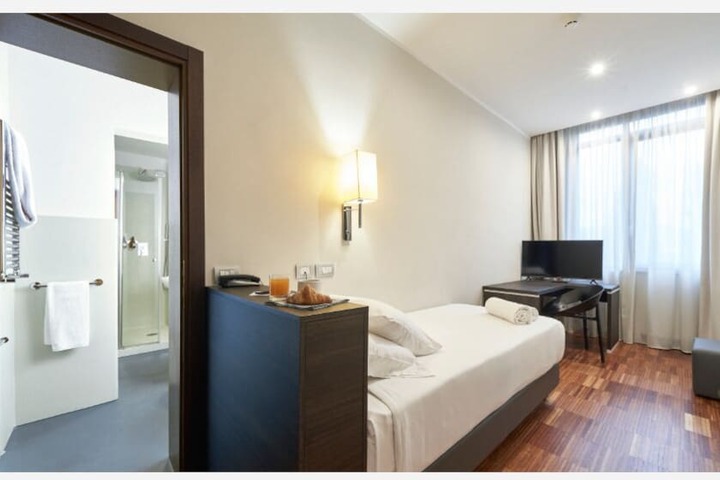 Room 3 of 26