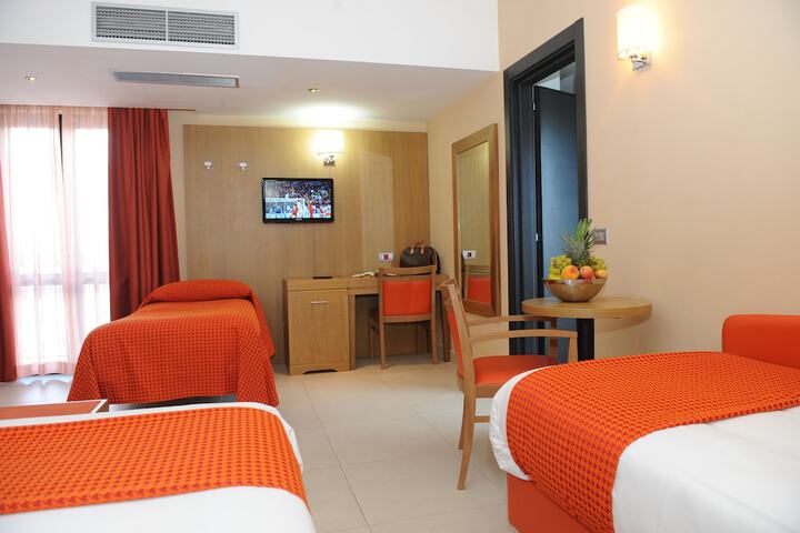 Room 12 of 51