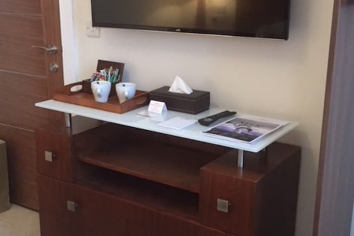 Room 6 of 53