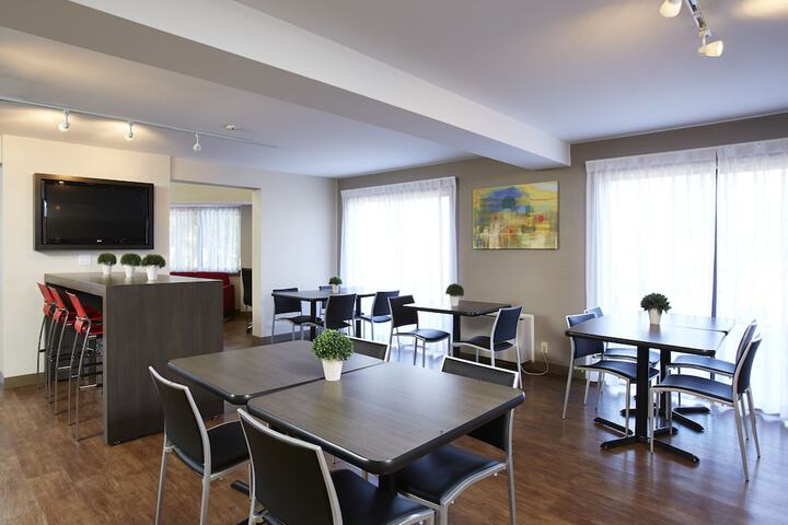 Breakfast area