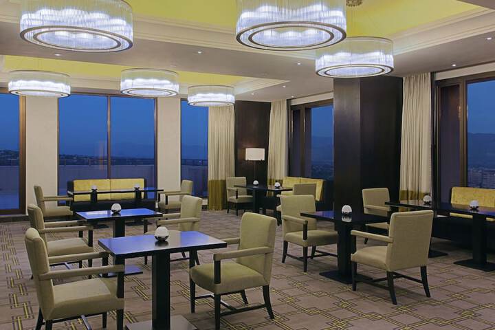 Lounge 54 of 55