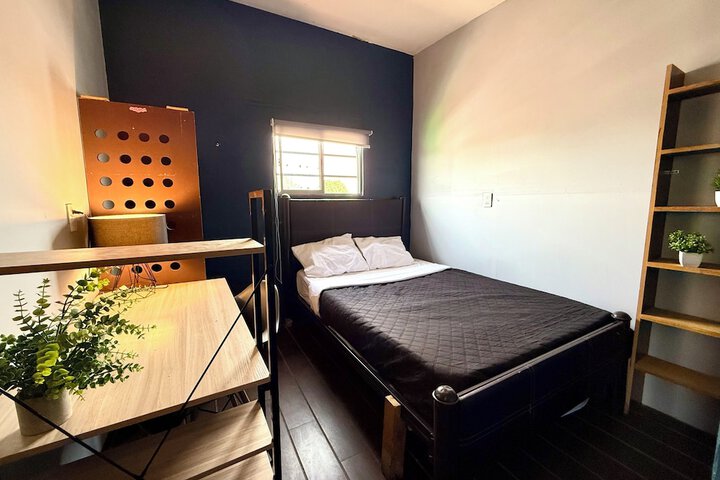 Room 8 of 25