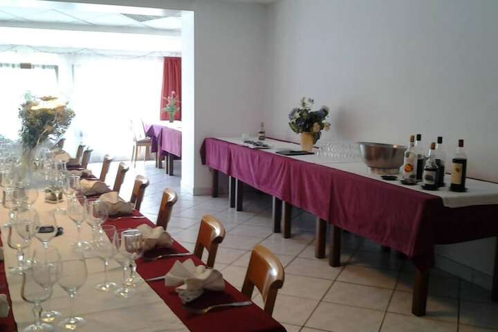 Dining 14 of 19