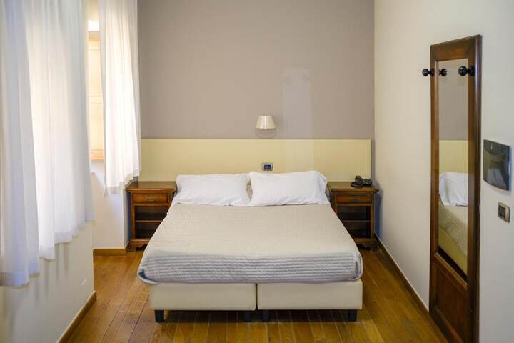 Room 17 of 47