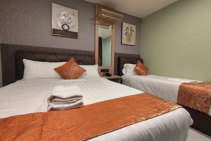 Room 28 of 60