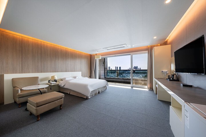 Room 20 of 34
