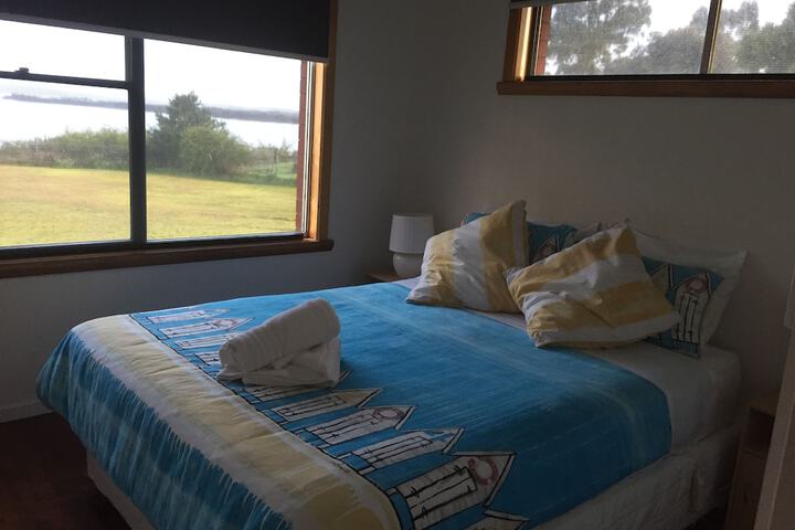 Room 2 of 35