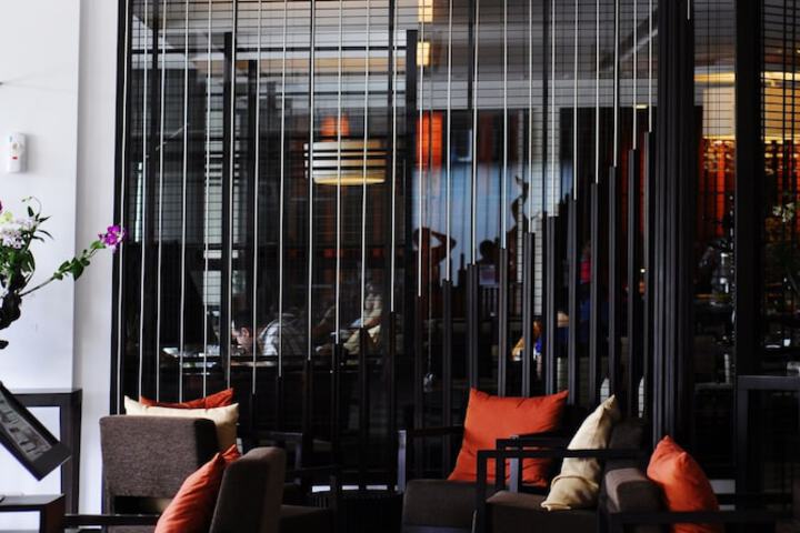Entrance & Lobby