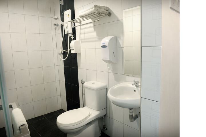 Room 11 of 25