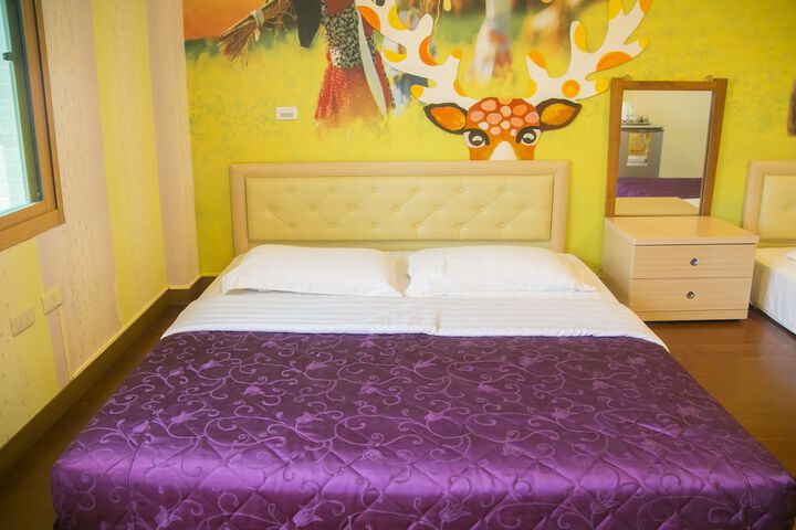 Room 5 of 38
