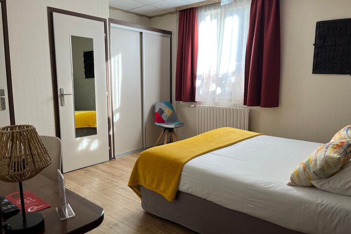 Room 15 of 37