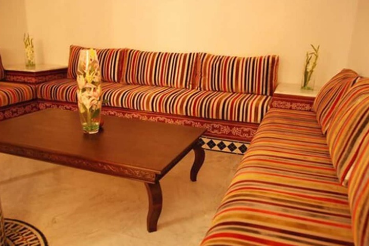 Lounge 36 of 48