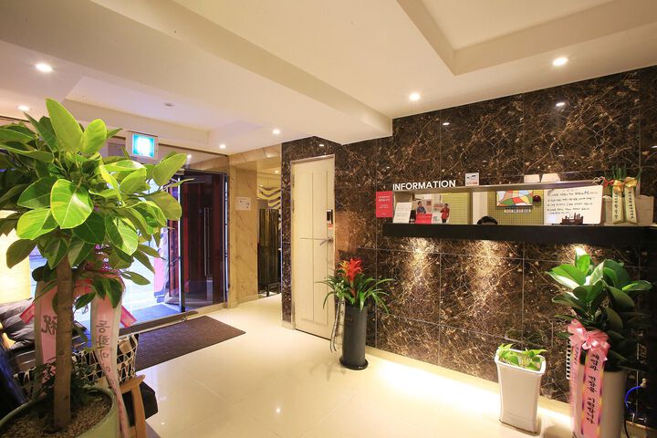 Hotel Interior 25 of 127