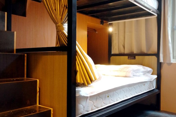 Room 8 of 67