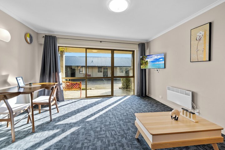 Room 21 of 37