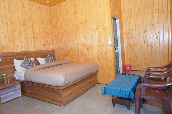 Room 8 of 30