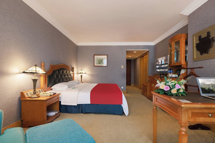 Room 5 of 48