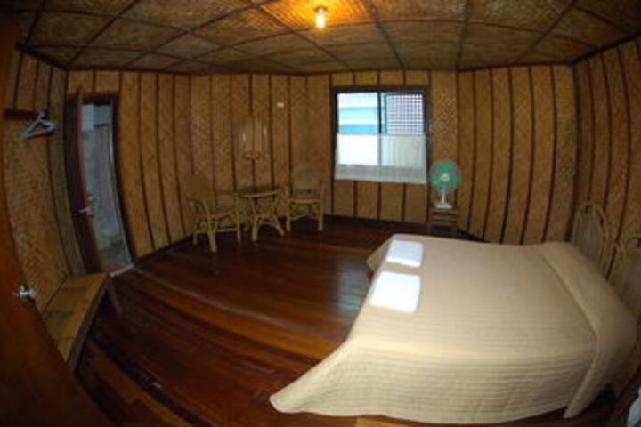 Room 8 of 19