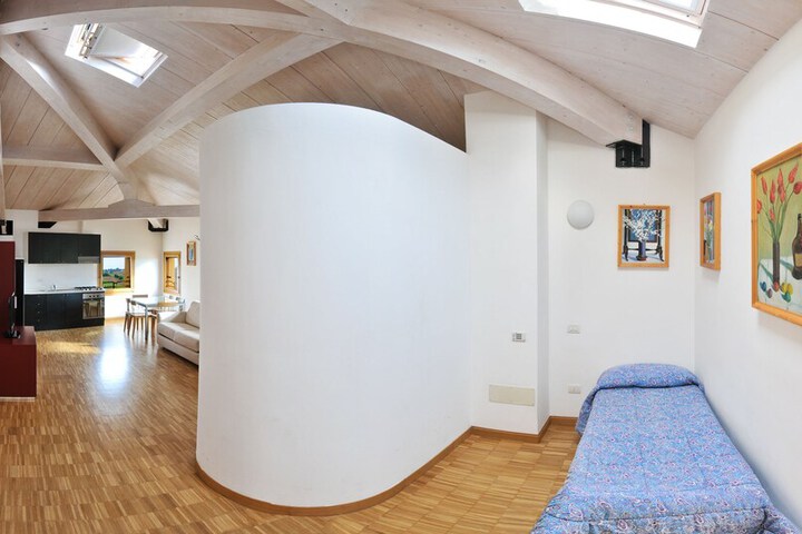 Room 49 of 161