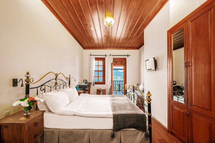 Room 15 of 61