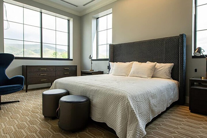 Room 9 of 17