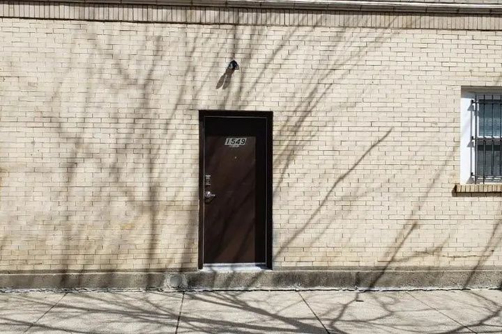 Exterior of 1549 North Maplewood Avenue