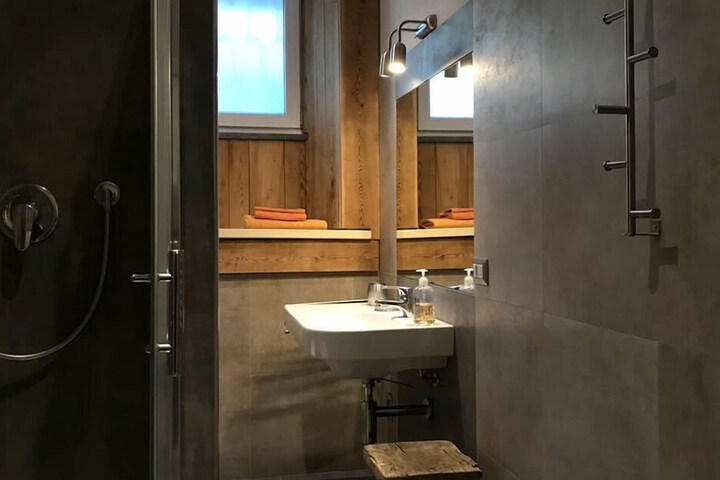 Room 15 of 24