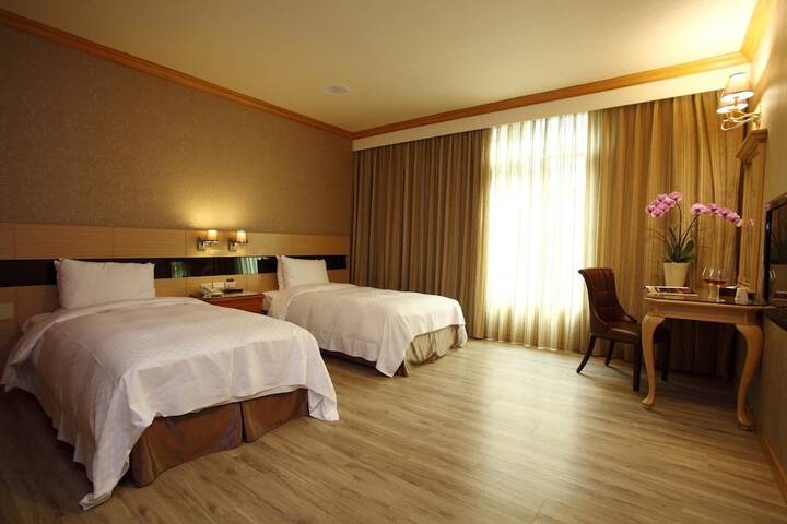 Room 14 of 37