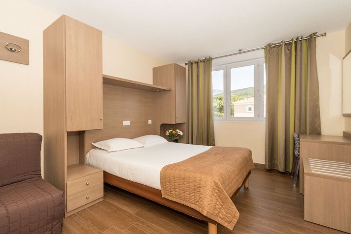 Room 7 of 60