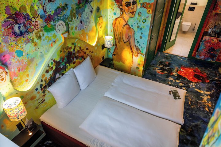 Room 8 of 53