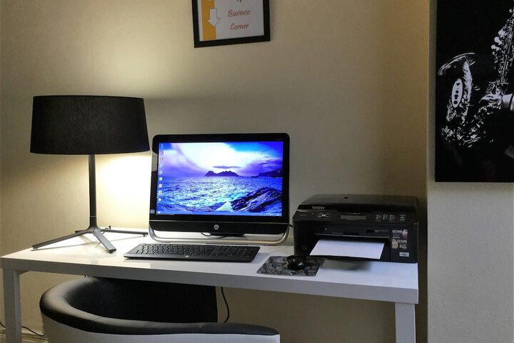 Business Center 60 of 67
