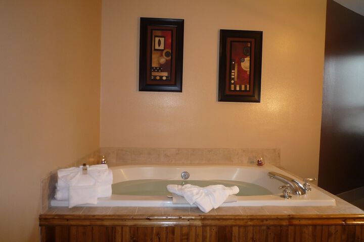 Jetted tub