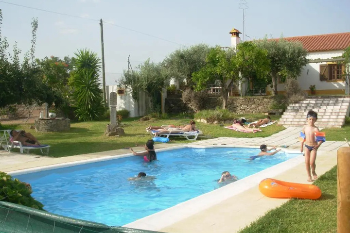 Pool 9 of 15