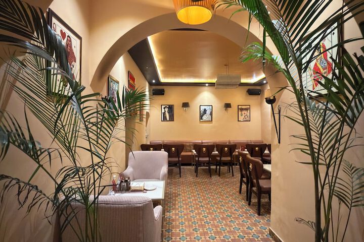 Dining 73 of 89