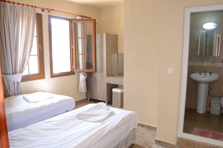 Room 20 of 43