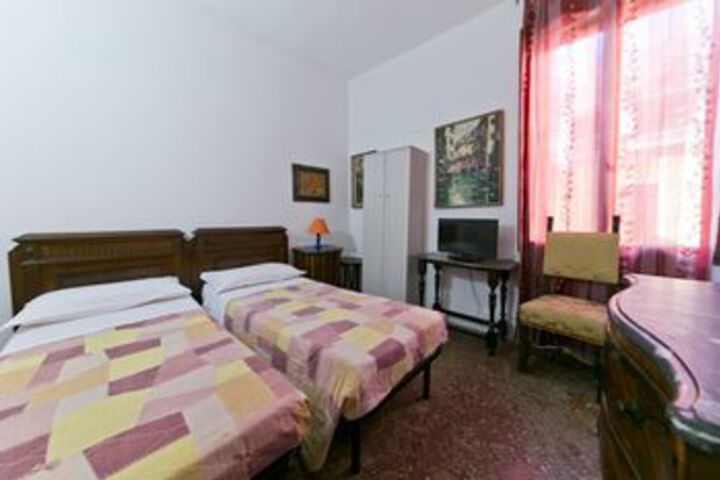 Room 10 of 10