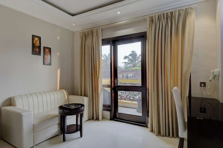 Room 37 of 102